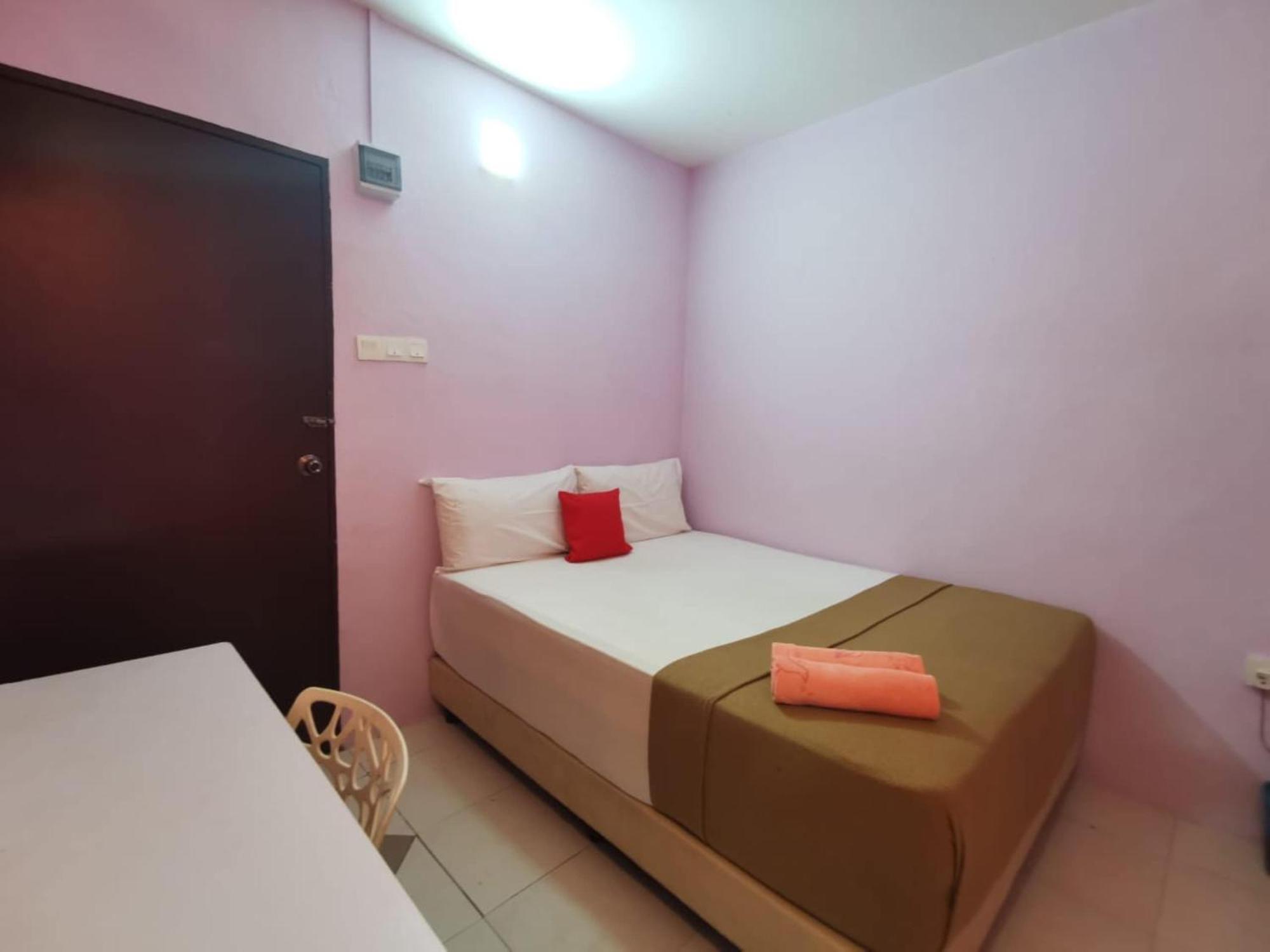 Super Oyo 90086 My Seven Days Inn ยะโฮร์บาห์รู ภายนอก รูปภาพ