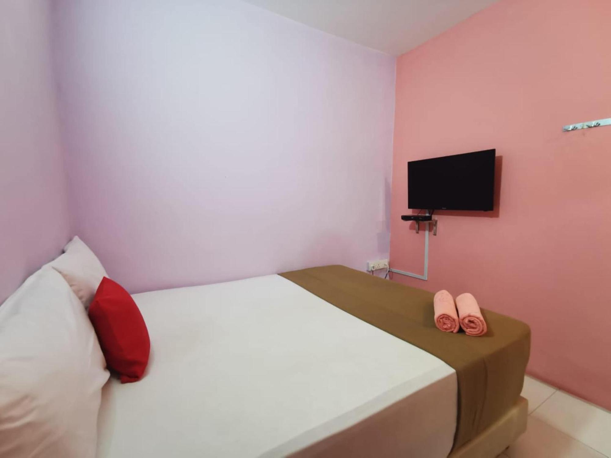 Super Oyo 90086 My Seven Days Inn ยะโฮร์บาห์รู ภายนอก รูปภาพ
