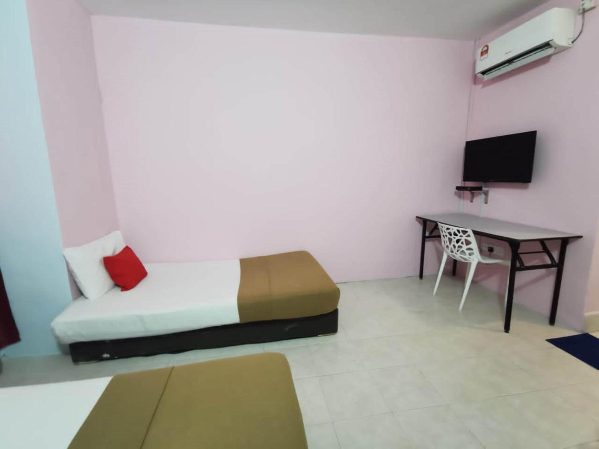 Super Oyo 90086 My Seven Days Inn ยะโฮร์บาห์รู ภายนอก รูปภาพ